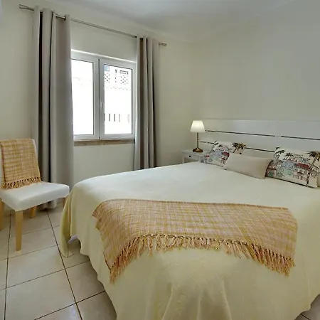 The By Seareen Apartament *