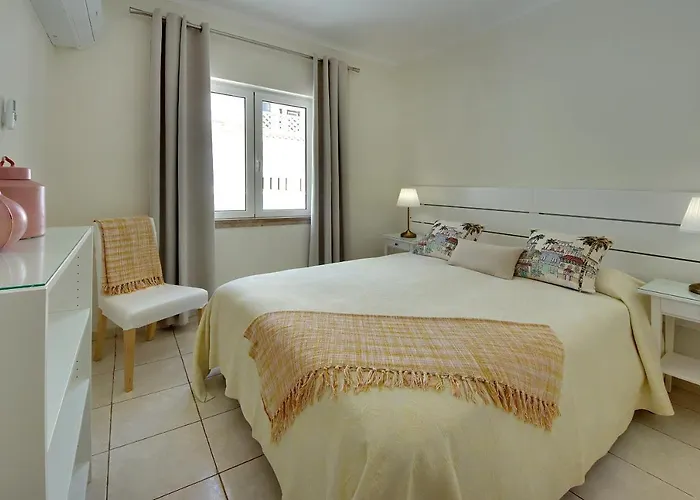 The By Seareen Apartment *