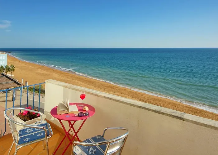 The By Seareen Apartment